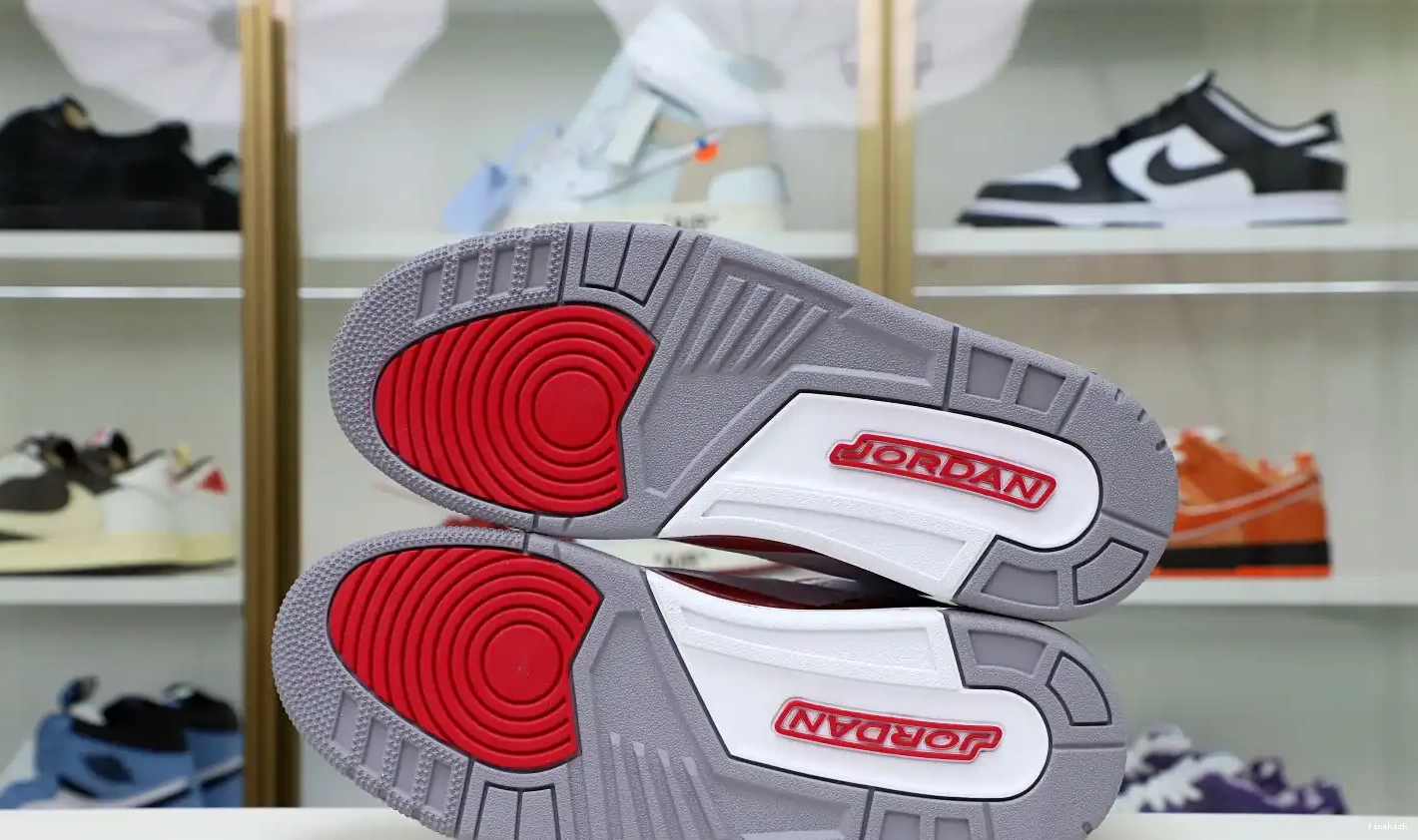 3 Red(CT8532-126） Cardinal Jordan Air Retro  0624